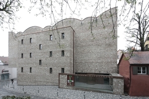  Das Kunstmuseum Ravensburg an der Burgstraße (Südfassade) mit dem Eingangshof 