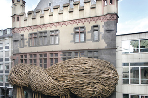  Joko Avianto, „Big Trees“, 2015. Ansicht Fassadeninstallation Frankfurter Kunstverein 2015 
